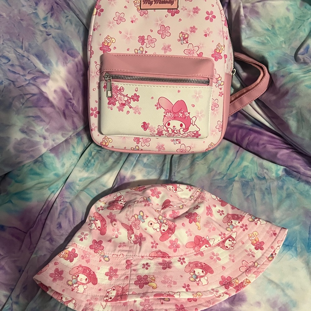 Backpack and bucket hat plus mini wallet